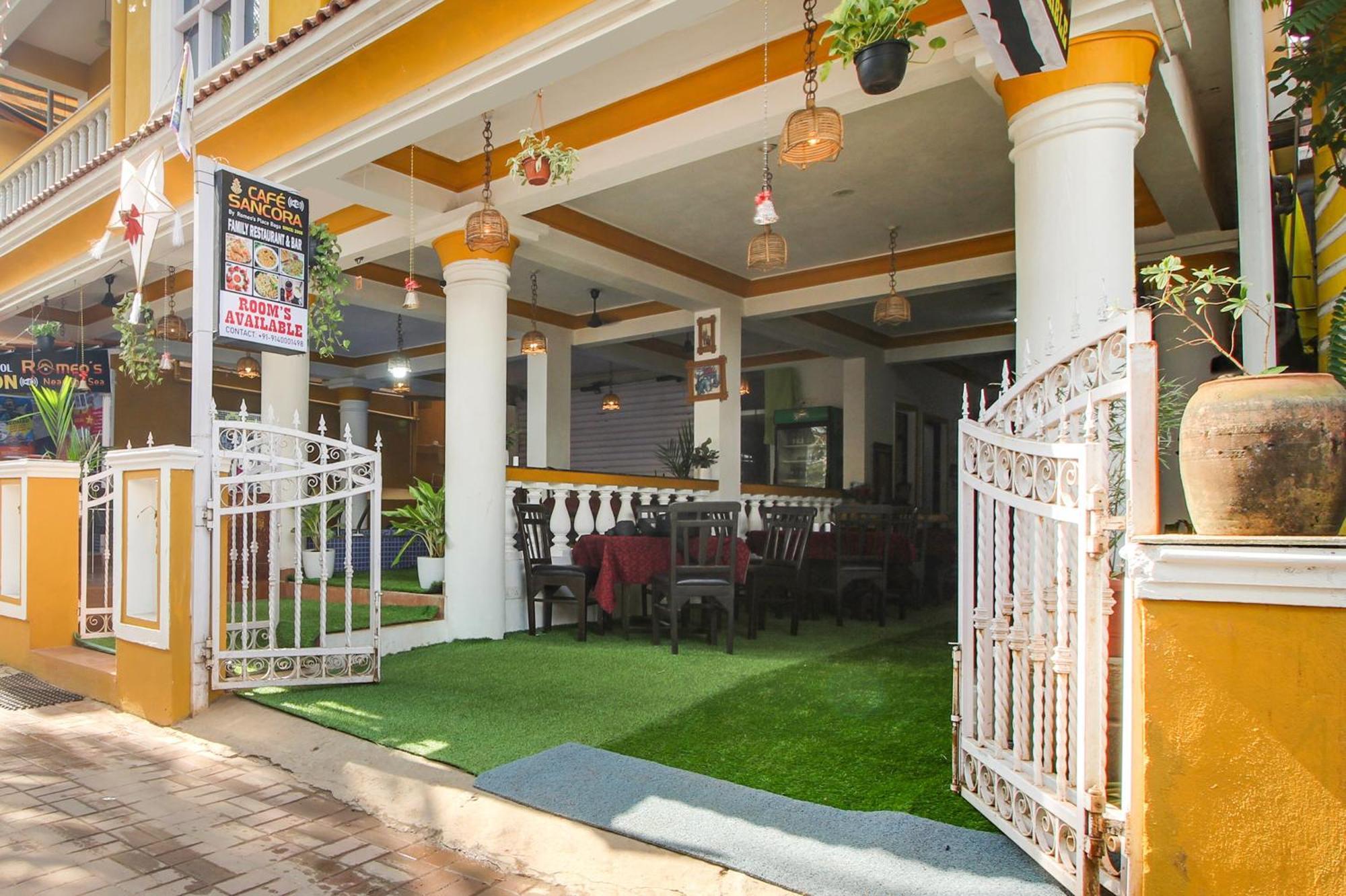 Hotel Collection O Romeos Place Baga Beach à Calangute Extérieur photo