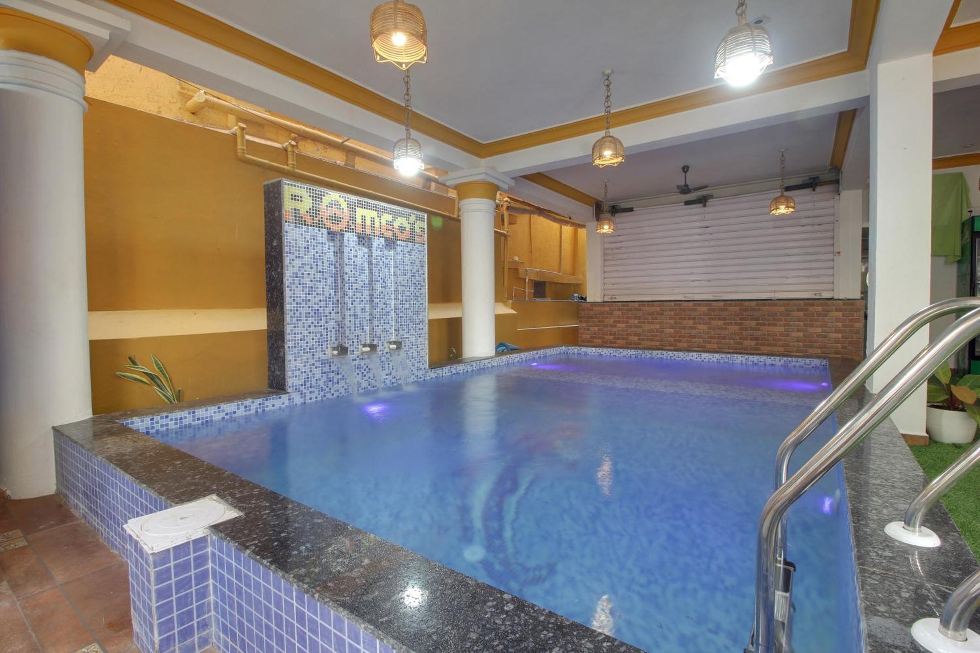 Hotel Collection O Romeos Place Baga Beach à Calangute Extérieur photo